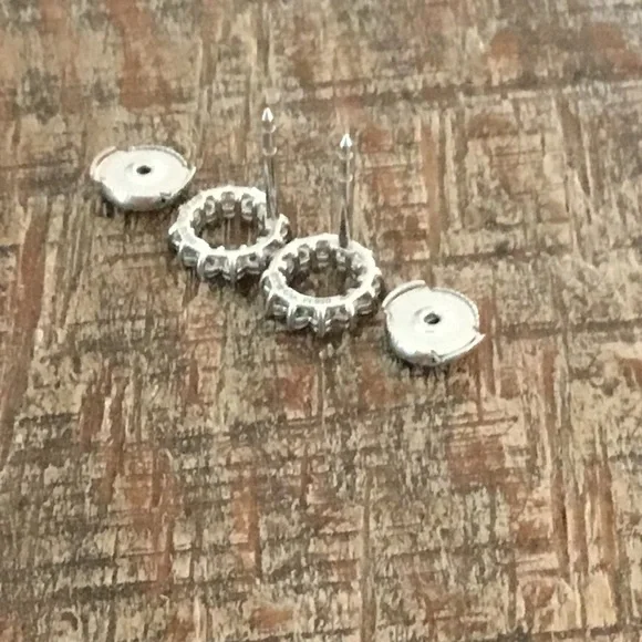 Authentic Tiffany & Co. Open Circle Platinum Diamond Stud Earrings - Picture 9 of 16